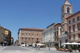 Cronaca. Rimini, follia in centro: aggrediti i “promoter” del sì al referendum