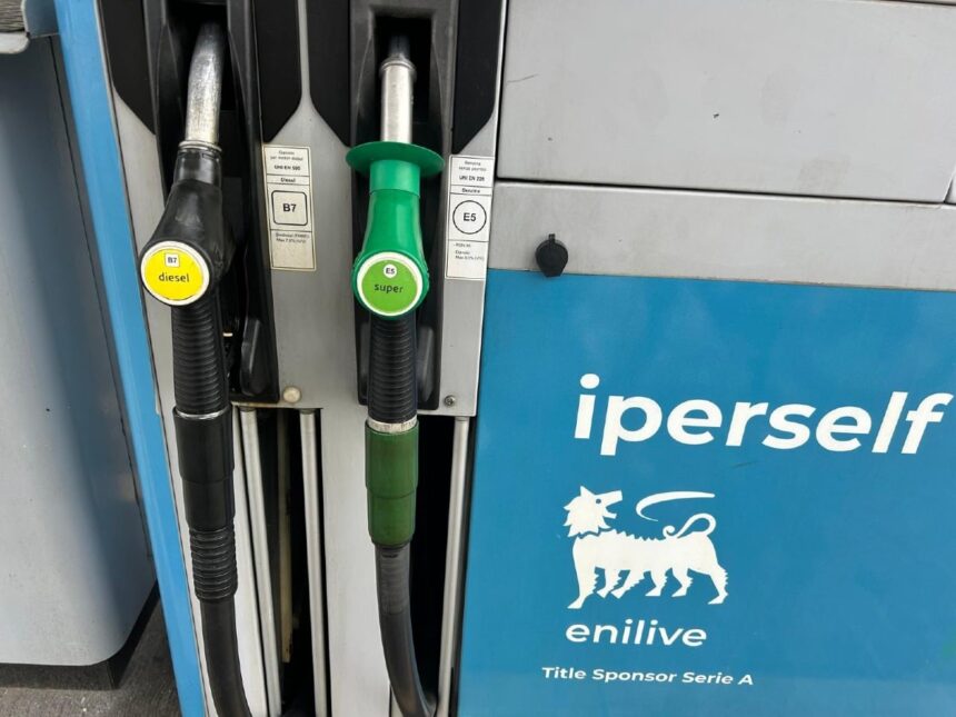 Effetto Medio Oriente sulle pompe sammarinesi: vola il prezzo del diesel