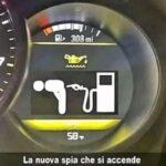 Italia, il caro benzina corre sui social: quando il pieno diventa un meme