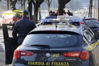 Cronaca. Rimini, frode milionaria sui corrieri: perquisizioni in città e un indagato per caporalato
