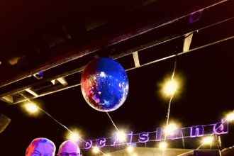 Rimini, cala il sipario sulla stagione di D*va: domenica arriva il “Maestro” Ricky Montanari