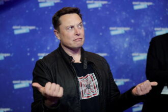 Forbes, Elon Musk domina la nuova classifica dei super ricchi con un patrimonio di 839 miliardi di dollari… Trump scala 55 posizioni