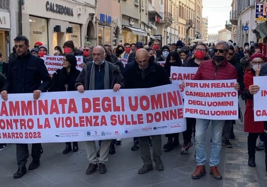 Rimini, torna la “Camminata degli uomini” contro la violenza sulle donne