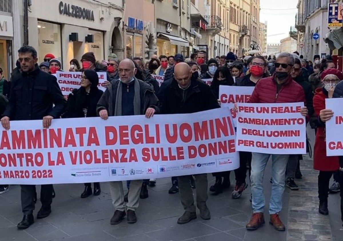 Rimini, torna la “Camminata degli uomini” contro la violenza sulle donne