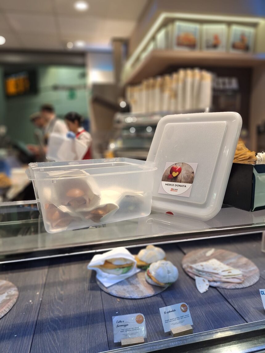 Solarolo, lotta allo spreco in A14: il cibo di Chef Express donato alla Caritas