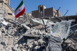 Cronaca. Teheran, ultimatum Usa: pronti a distruggere l’Iran se blocca il petrolio. Ma i Pasdaran non cedono. La Turchia schiera i Patriot