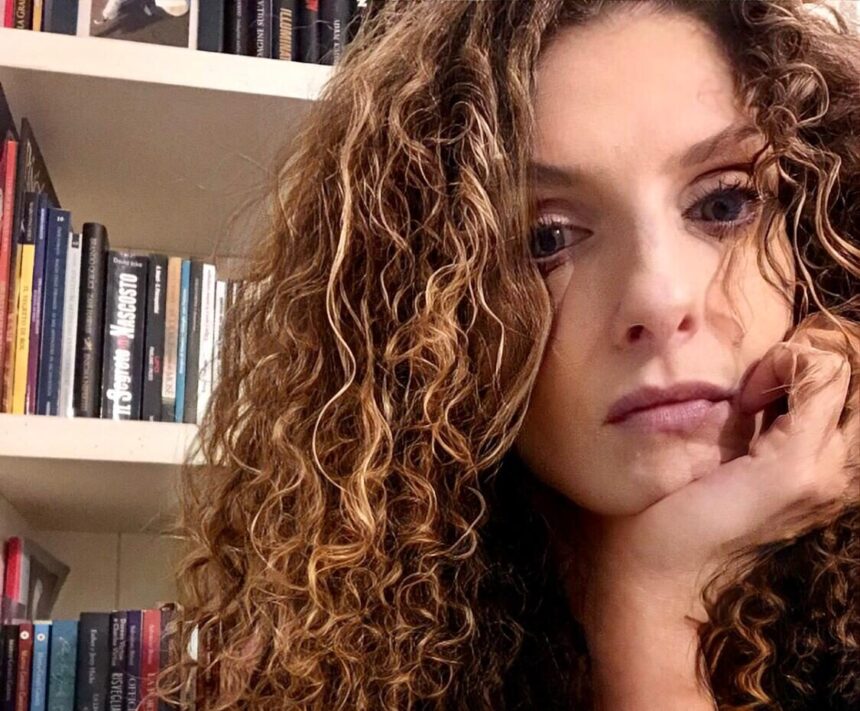 A Coriano la scrittrice Antonella Dello Stritto presenta il romanzo “Indaco”. Domenica 15 marzo alla Sala Isotta del Teatro Corte