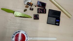 Arrestato 26enne per spaccio: sequestrati 210 grammi di hashish