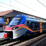 Condannato per estorsione e maltrattamenti, la Polfer lo rintraccia sul treno