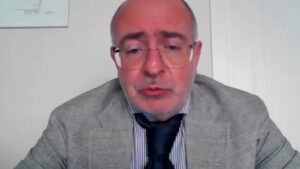 Guerra in Iran, l’economista Villani: “Rischio stagflazione, ma lo shock non si controlla con i tassi”