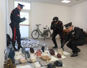 Cronaca. Cesena, colpo da 50mila euro in boutique: presi gli autori della “spaccata”. Nel covo anche la refurtiva di un furto a San Marino