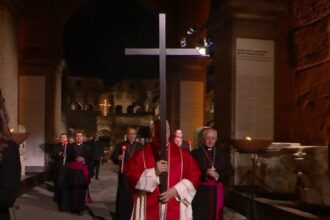 Prima Via Crucis di Leone XIV, appello contro le guerre
