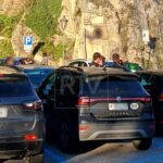 Lite per un parcheggio a San Marino: donna colpisce un uomo al volto