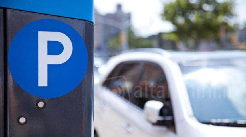 Lite per il parcheggio a San Marino: donna colpisce automobilista con un pugno