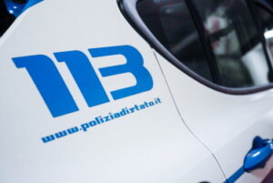 Rimini, tenta di rubare alcolici al supermercato, poi arrestato dalla Polizia di Stato