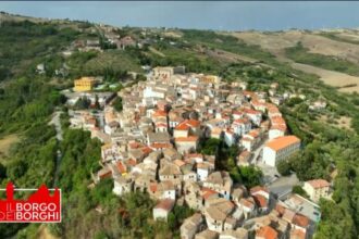 Cingoli è “Il Borgo dei Borghi 2026”: Arenzano e Zungoli completano il podio, Canossa brilla al sesto posto