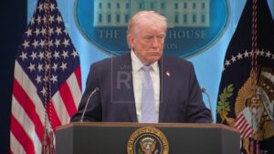 Trump concede due settimane all’Iran: tregua legata all’apertura dello Stretto di Hormuz
