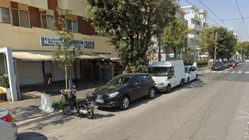 Tentano furti in due locali a Miramare, denunciati tre giovani