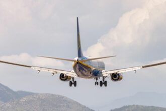 Ryanair taglia decine di rotte in Europa: addio ai voli low-cost su alcuni scali