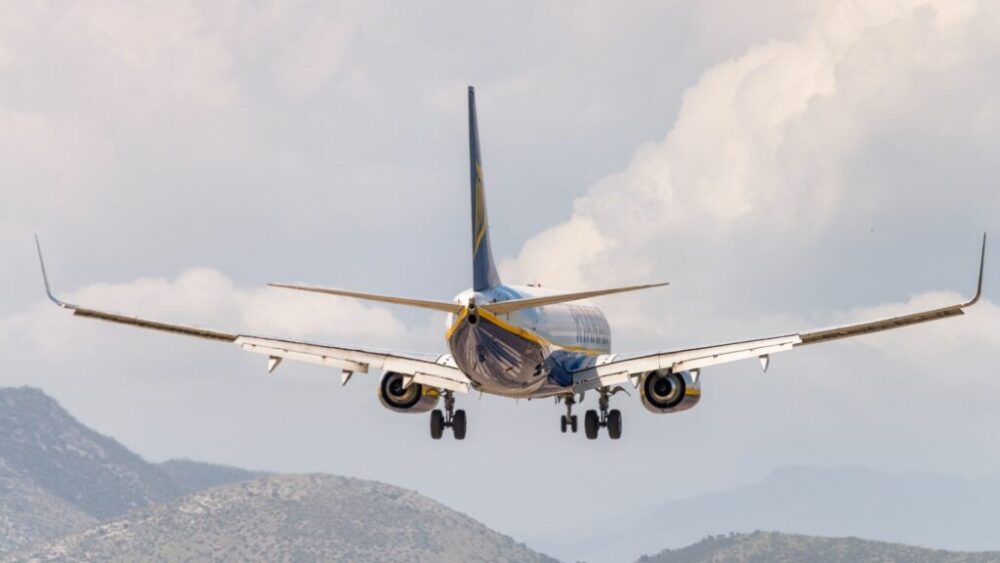 Ryanair taglia decine di rotte in Europa: addio ai voli low-cost su alcuni scali