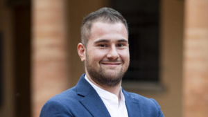 Anziani morti in ambulanza a Forlì, arrestato l’autista: accuse di omicidio volontario