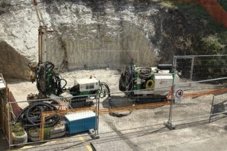 Antenna 5G davanti a Rtv, il dg alle istituzioni: “Insostenibile, cambio di sede urgente”