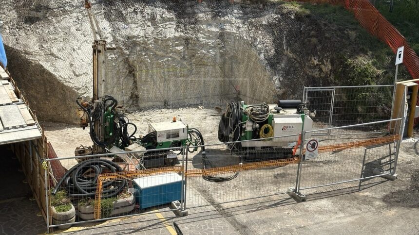 Antenna 5G davanti a Rtv, il dg alle istituzioni: “Insostenibile, cambio di sede urgente”