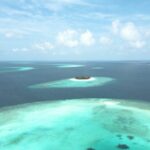 Il paradosso della crisi: voli per le Maldive a 250 euro ma rischio stangata per mete europee