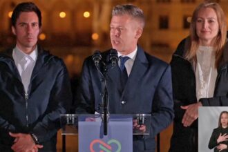 Svolta in Ungheria: Orbán sconfitto dopo 16 anni 13 aprile 2026 Il partito Tisza di Péter Magyar ottiene una larga maggioranza e apre una nuova fase politica nel paese