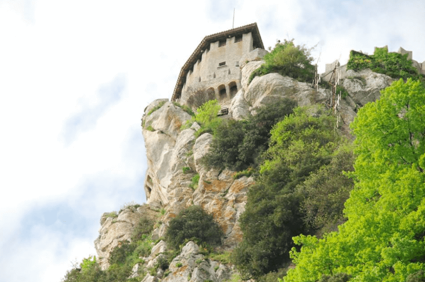 San Marino, lavori sulla rupe: da lunedì 20 aprile chiuse al traffico via Oddone Scarito e via Piana