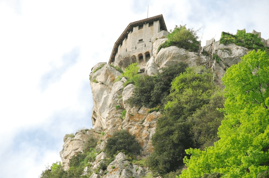 San Marino, lavori sulla rupe: da lunedì 20 aprile chiuse al traffico via Oddone Scarito e via Piana