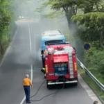 Pullman turistico in fiamme a Borgo Maggiore