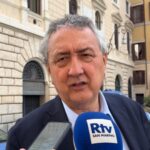 Forza Italia, lascia anche il capogruppo alla Camera