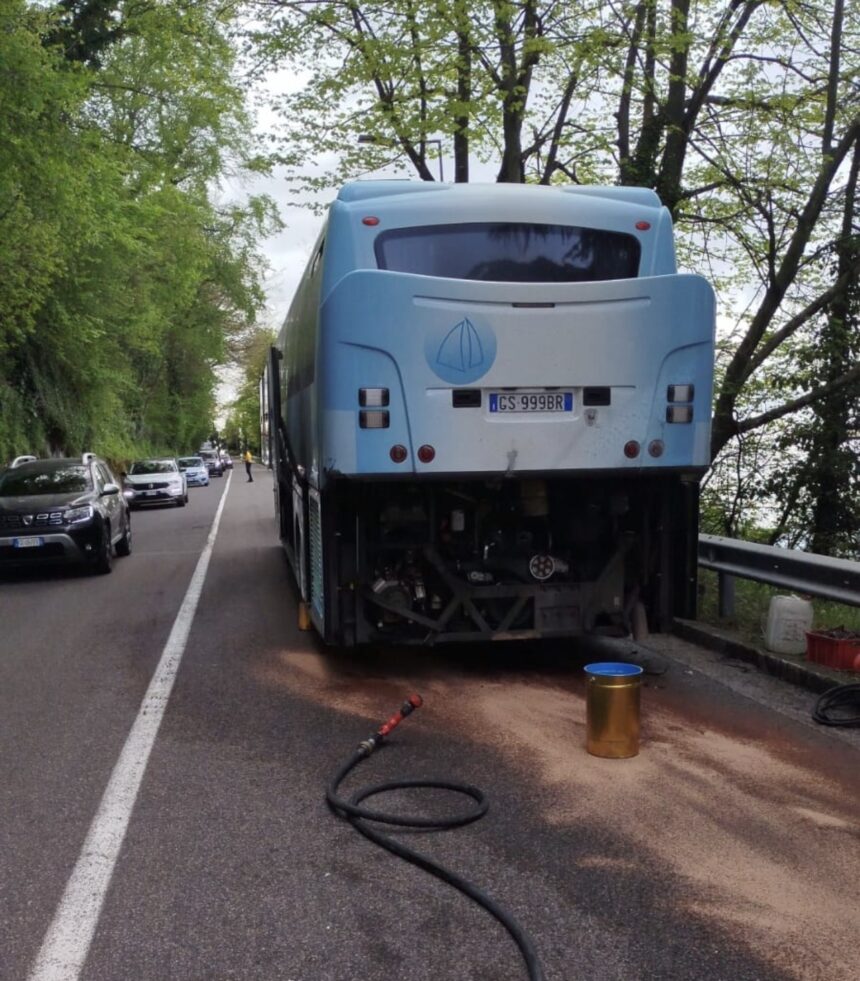 ULTIMA ORA. San Marino. Bus in fiamme nella salita di Via Piana dopo Borgo Maggiore