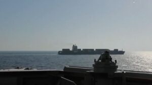 Tensione nel Golfo dell’Oman, gli Usa sequestrano nave iraniana: Teheran minaccia ritorsioni