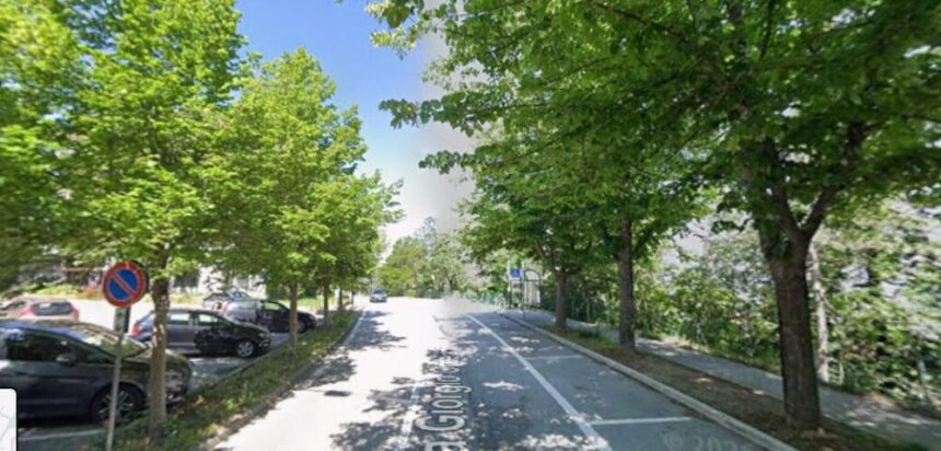 A Borgo Maggiore chiusura temporanei dei parcheggi in Via Ordelaffi per abbattimento alberi
