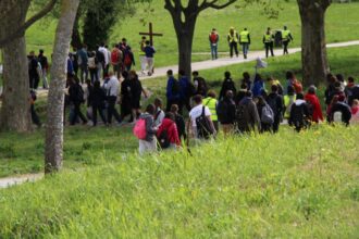 Venerdì Santo Riccione insieme ai giovani dell’Azione Cattolica con la Via Crucis per le strade della città