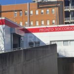 Tuffo in acqua bassa a Rimini, grave un 18enne