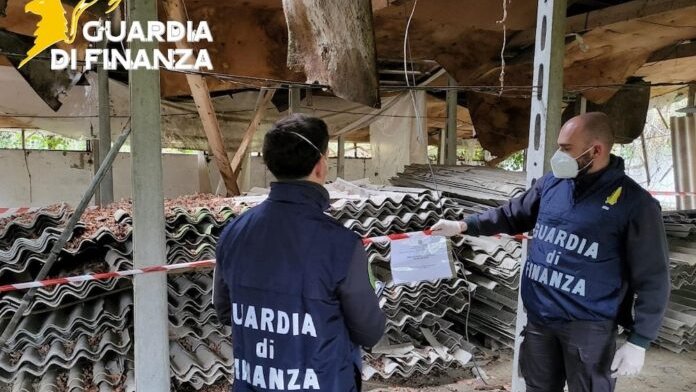 Operazione “Zero Amianto”, sequestrate 200 tonnellate di eternit e rifiuti pericolosi