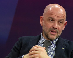 San Marino – Marco Podeschi solleva dubbi su consulenze a politici italiani amici: “Quel Donini è lui?”