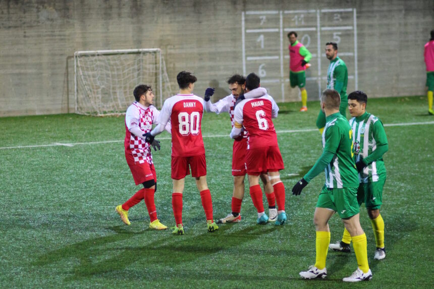 San Marino, Calcio. Valzer delle panchine: Costantini al Pennarossa