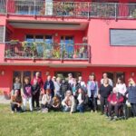 Co-housing, i sindacati scommettono sul modello comunità: “Così si combatte l’isolamento”