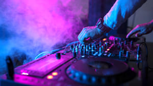 BORGO MAGGIORE: ESPOSTO DEI RESIDENTI PER MUSICA AD ALTO VOLUME E DISTURBI NOTTURNI ALL’HOSTEL SAN MARINO