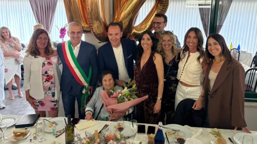 100 anni di nonna Luisa, tra famiglia e viaggi per il mondo
