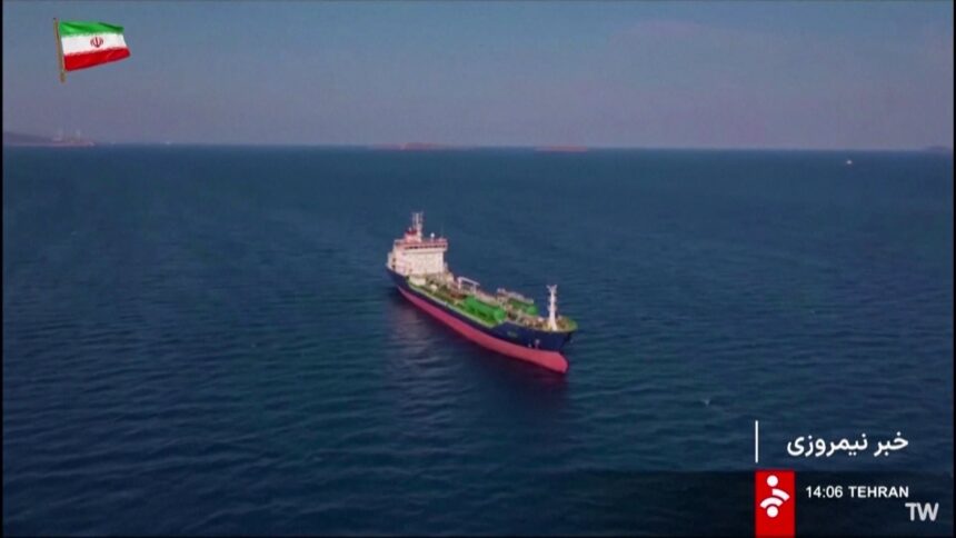 Al via “Project Freedom”, operazione USA per scortare le navi bloccate a Hormuz. Teheran; “Chi si avvicina verrà attaccato”