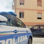 Rimini, tenta di rubare una borsa, fugge in moto e investe un agente: arrestato