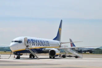 Aeroporto, arrivano voli annuali? Da Ryanair rotte a Forlì e Parma ma c’è Routes