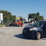 Schianto tra auto e moto in via Raibano: motociclista elitrasportato al Bufalini