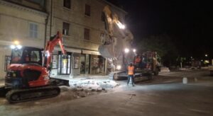 San Marino. SUPERCIACCI. Allo Stradone si lavora anche di notte. La foto