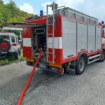 Incendio nei pressi di un capannone, fiamme domate in un paio d’ore